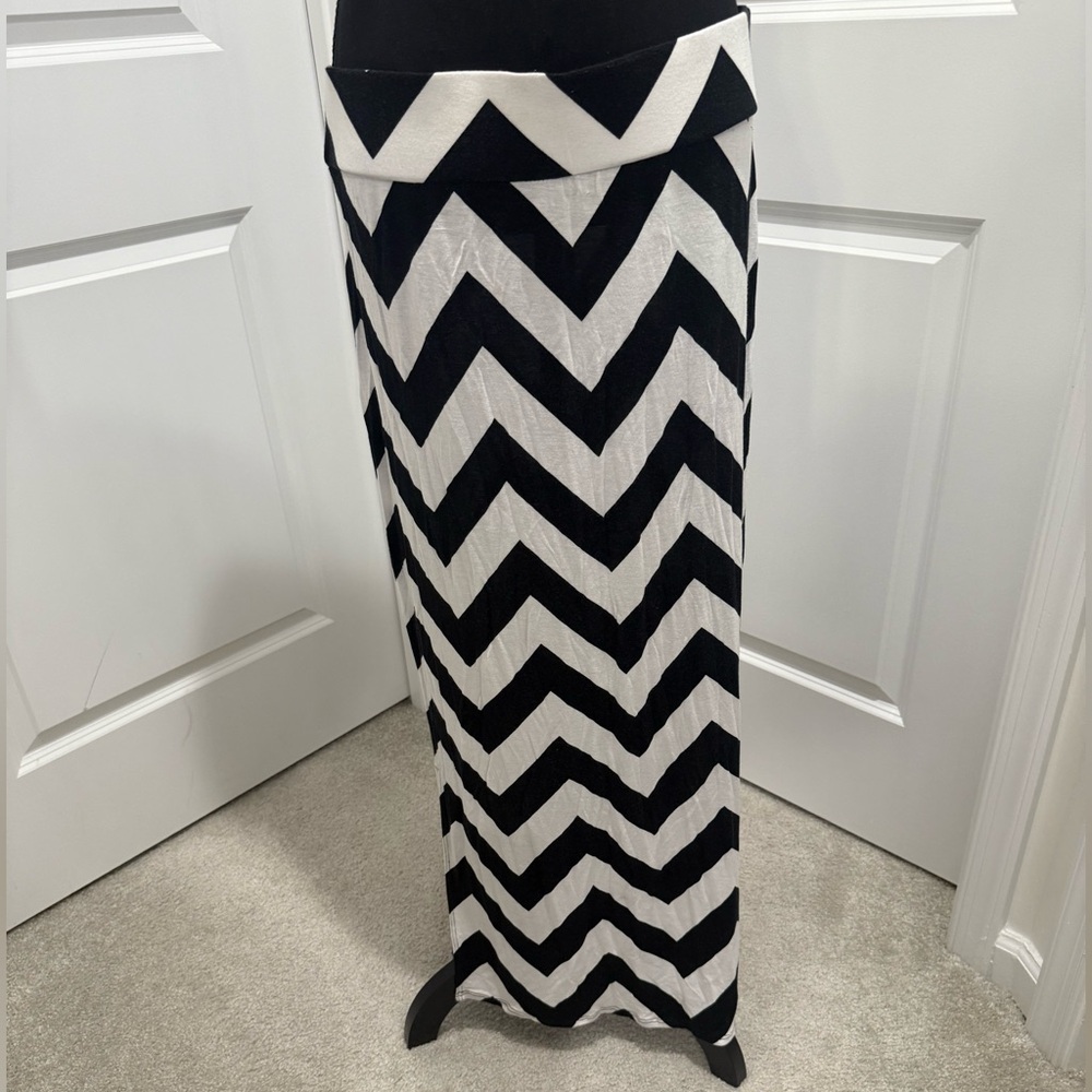 a.n.a Black and White Maxi Skirt Resort Wear